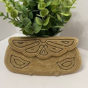 VTG beaded woman’s cream/brown envelope clutch